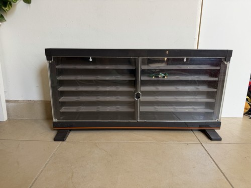 Hot wheels car display case - 48,